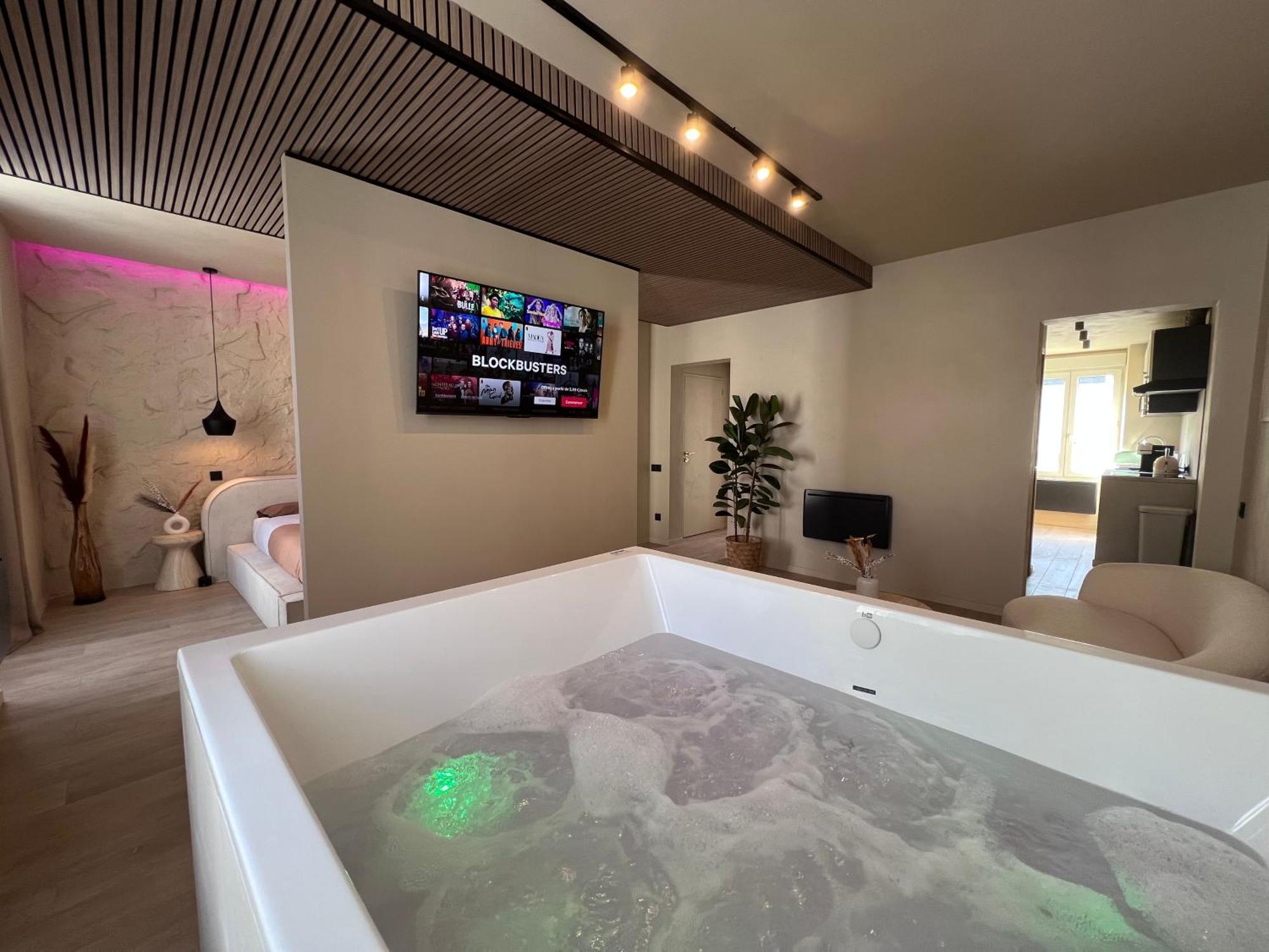 Harmony Room Suite Avec Balneo Angers Exterior photo