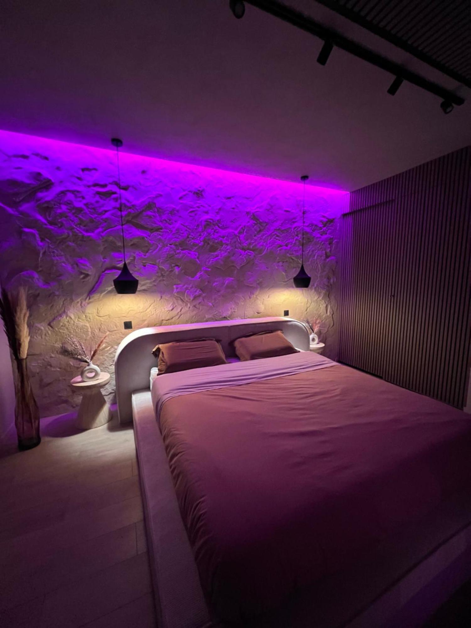 Harmony Room Suite Avec Balneo Angers Exterior photo