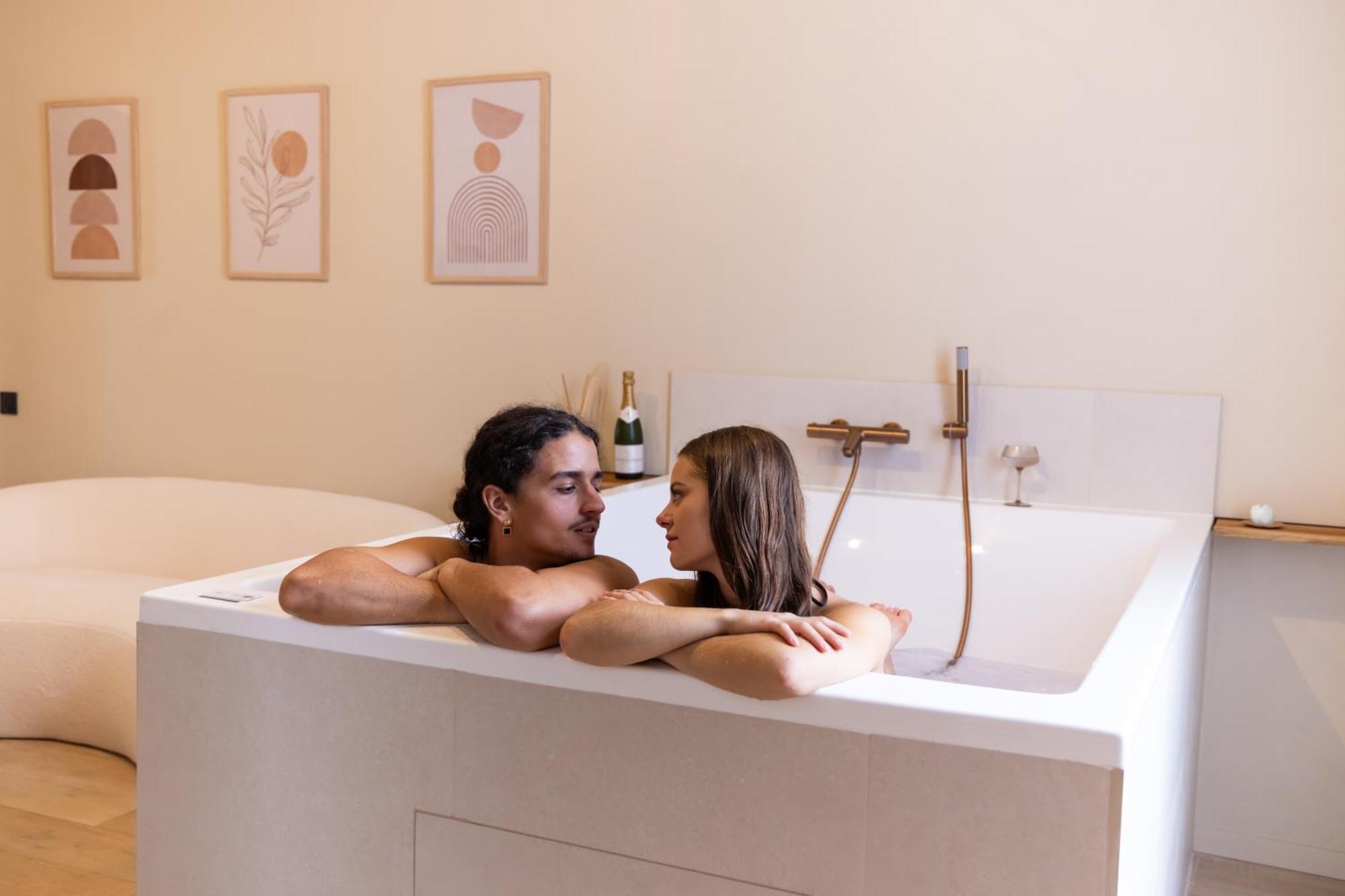 Harmony Room Suite Avec Balneo Angers Exterior photo